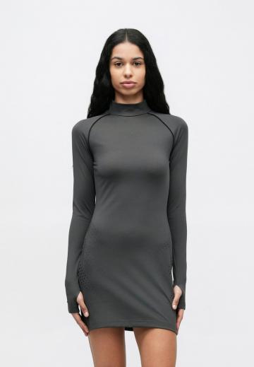 Короткое платье