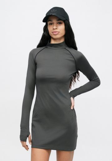 Короткое платье