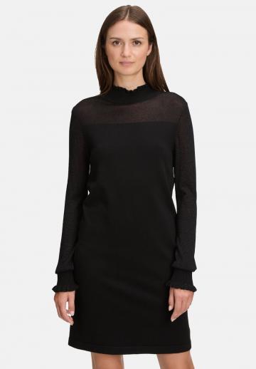 Вязаное платье