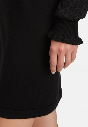 Вязаное платье