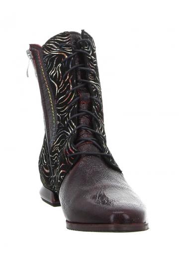 Ботинки на шнуровке