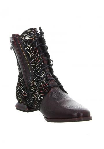 Ботинки на шнуровке