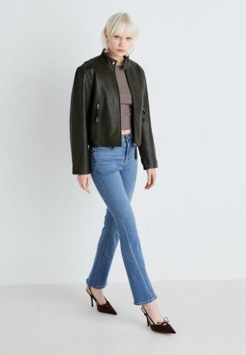 Туфли на высоком каблуке