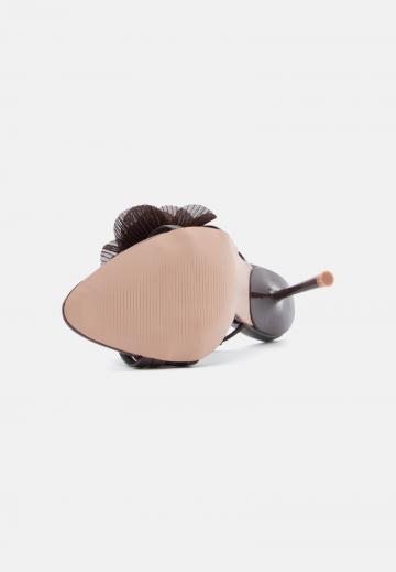 Босоножки на каблуке