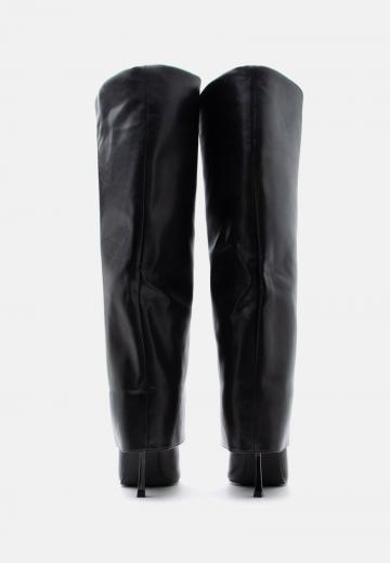 Высокие сапоги
