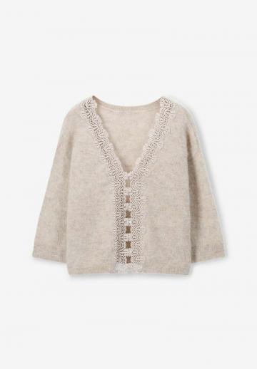 Вязаный жилет