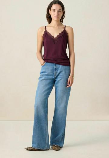 Топ на бретельках