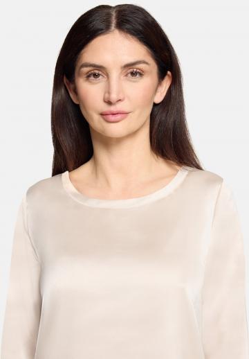 Атласная блузка