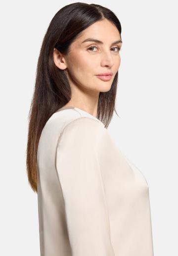 Атласная блузка