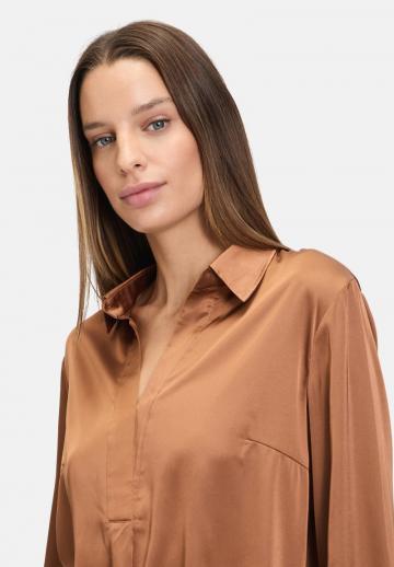 Атласная блузка