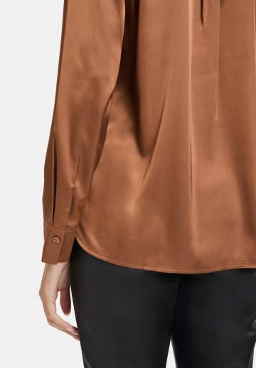 Атласная блузка