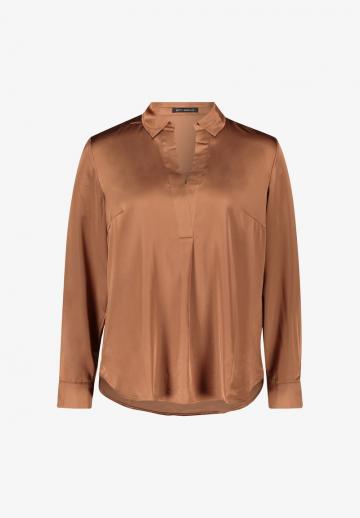 Атласная блузка