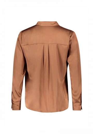 Атласная блузка