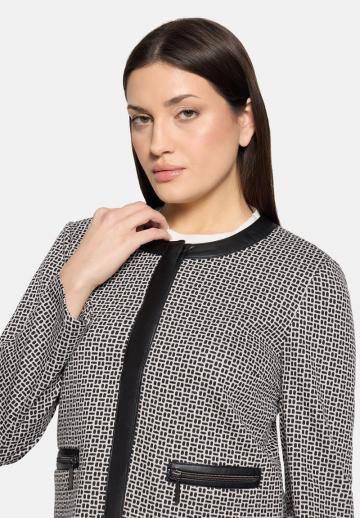 Короткая куртка