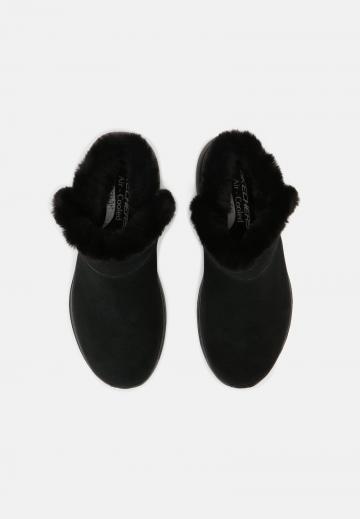 Сапожки на танкетке