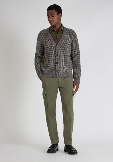 Брюки с накладными карманами