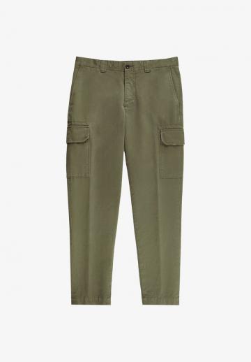 Брюки с накладными карманами