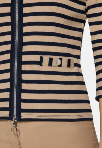 Вязаная кофта