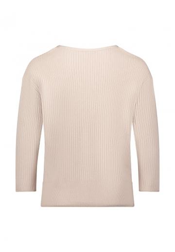 Пуловер с вырезом V