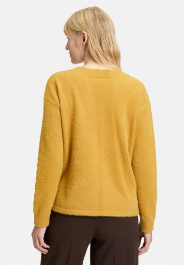 Пуловер с вырезом V