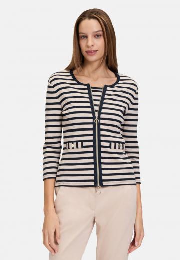 Вязаная кофта