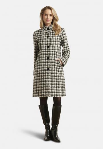 Короткое пальто