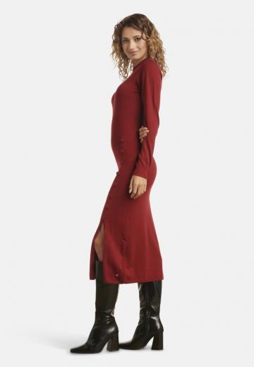 Вязаное платье