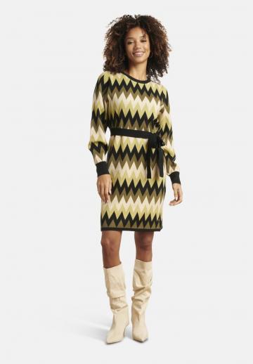 Вязаное платье