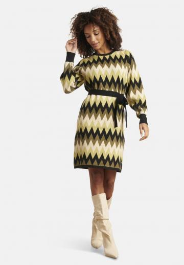 Вязаное платье