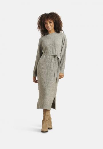 Вязаное платье