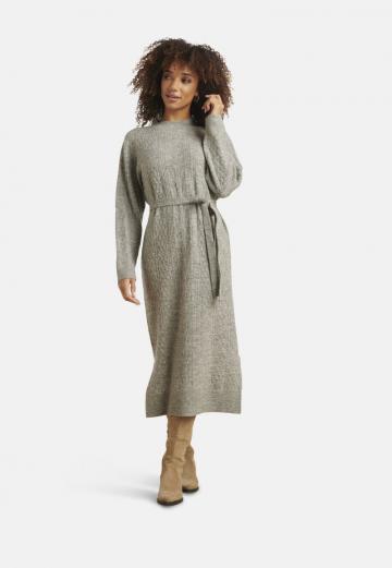 Вязаное платье