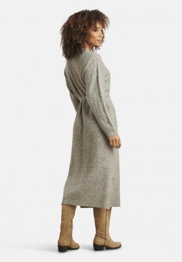 Вязаное платье