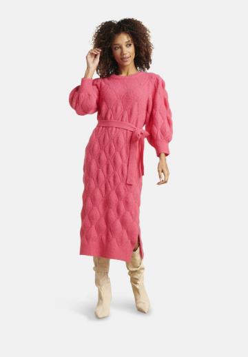 Вязаное платье