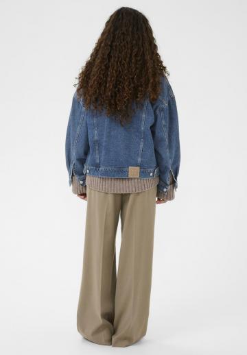 Джинсовая куртка