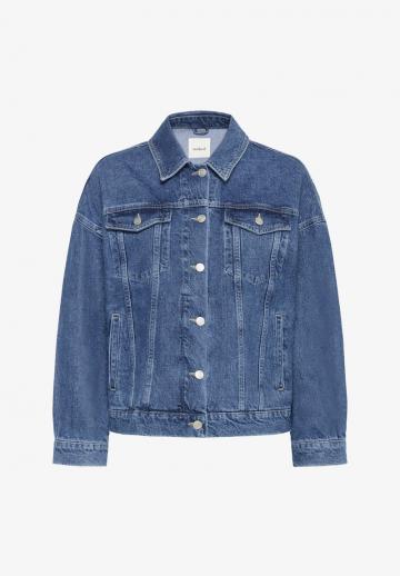 Джинсовая куртка