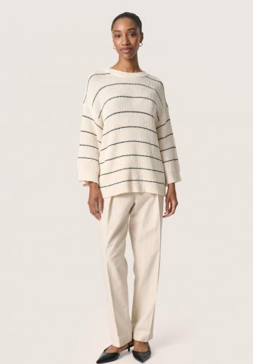 Пуловер в полоску