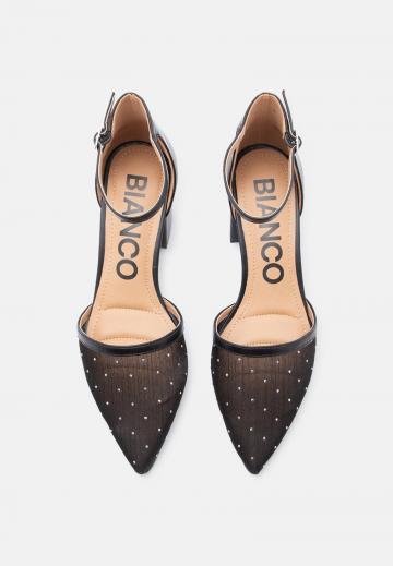 Туфли с ремешком