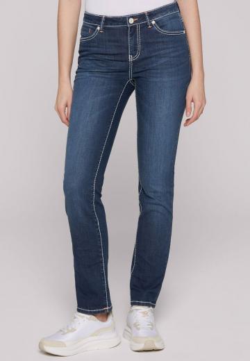 Узкие джинсы