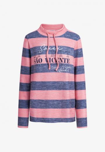 Пуловер в полоску