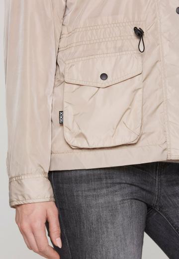 Куртка с накладнымит карманами