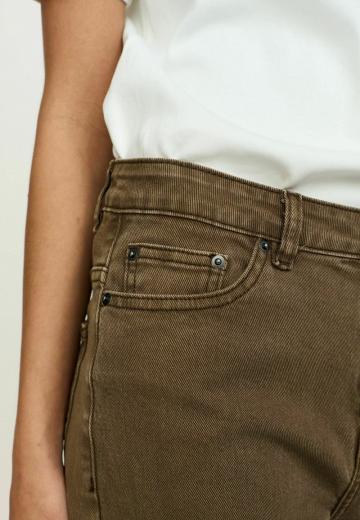 Прямые джинсы