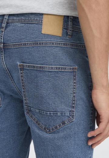 Узкие джинсы
