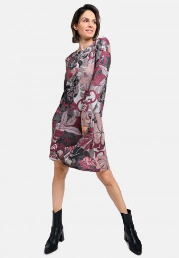 Вязаное платье