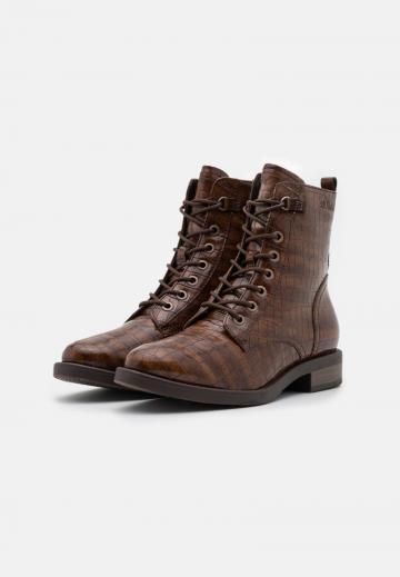 Ботинки на шнуровке