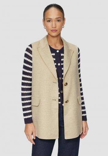 Длинный жилет