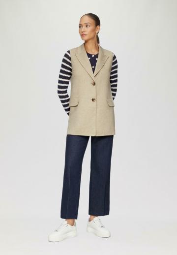 Длинный жилет