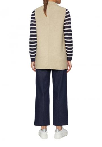 Длинный жилет