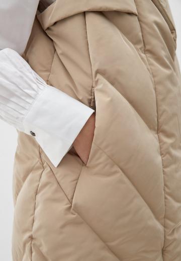 Длинный жилет