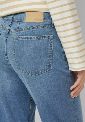 Прямые джинсы