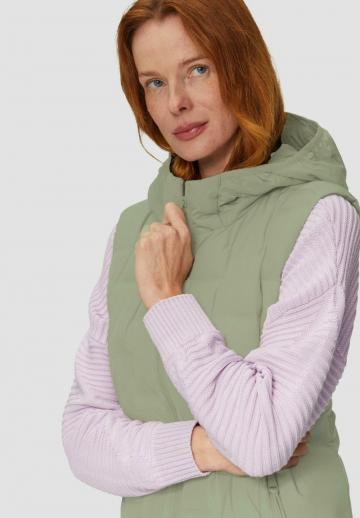 Длинный жилет